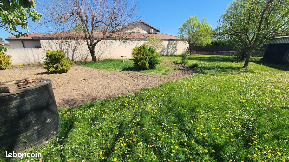 Terrain à bâtir de 523 m² à VILLEMOIRIEU (38) · 150 000 €