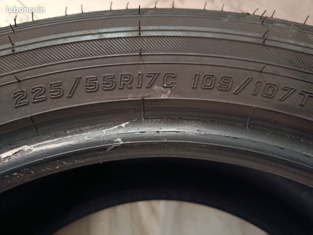 Pneu Falken 225-55R17C 109-107T EUROWINTER VAN01
215/70R15 109 R 3PMSF M+S (image 3)