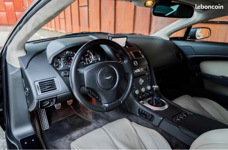 Aston Martin Vantage V8 / Boîte Manuelle / Embrayage Remplacé / Historique Complet (image 5)