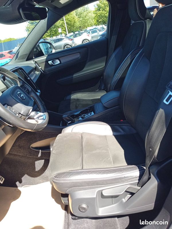 VOLVO XC40 T3 163 ch Geartronic 8 R-Design (image 7)