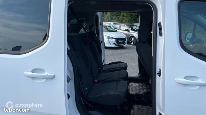 Peugeot Rifter 1.5 BlueHDi 130ch S&S Standard GT Line (image 13)