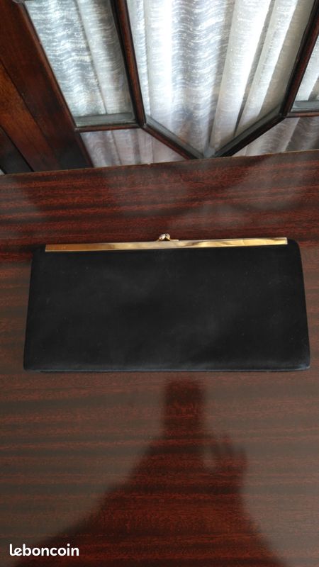 Pochette satin noir (image 1)