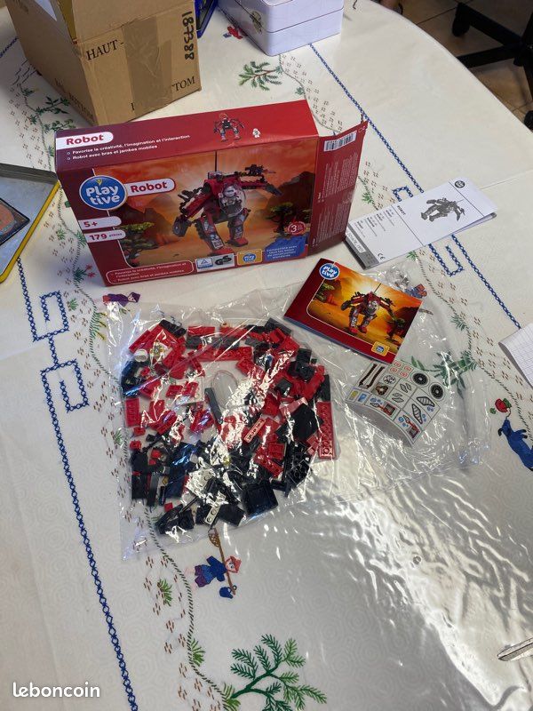 Lego robot play tive (image 2)