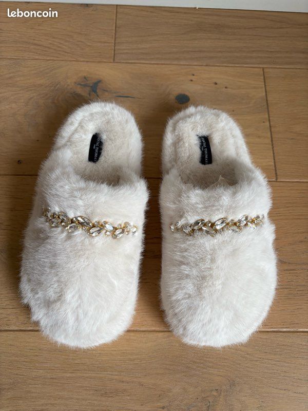 Chaussons pantoufles pour femme - Prix en Algérie | DZ