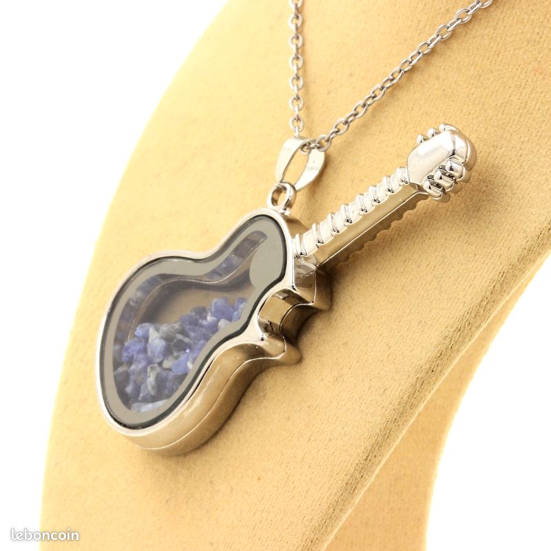 Collier Benitoite brut modèle guitare (image 3)