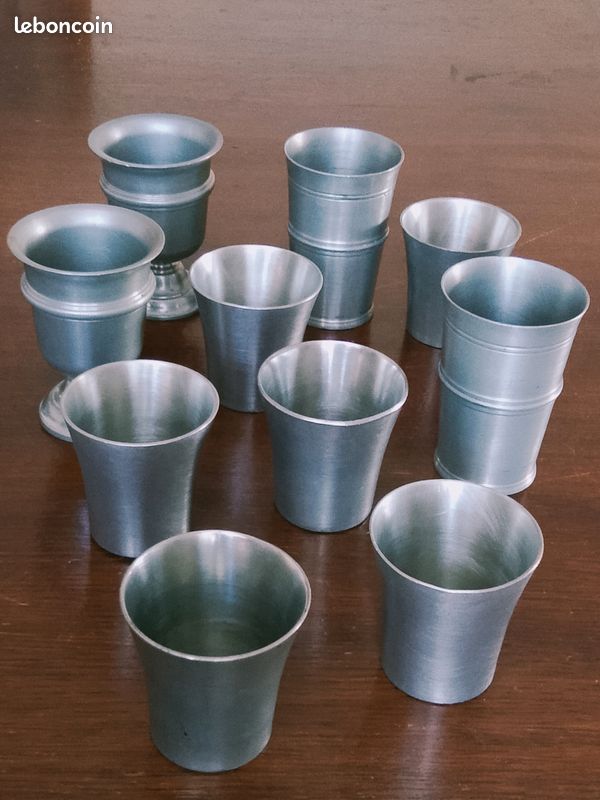 Lot 10 gobelets étain verre a digestif étain pur 95%, 6 cmet 9 cm de haut (image 1)