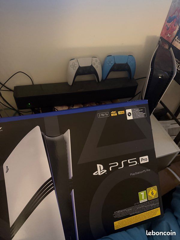 PlayStation PS5 pro 2TO + un pad supplémentaire (image 1)