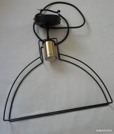 Un lustre noir (image 1)