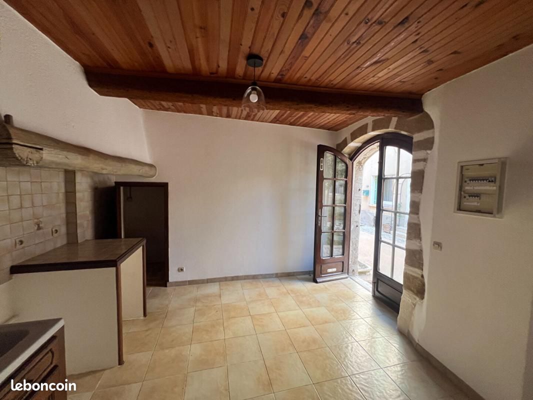 Appartement 2 pièces 28 m² · à Saint-Mitre-les-Remparts · 28 m² · 485 €/mois
