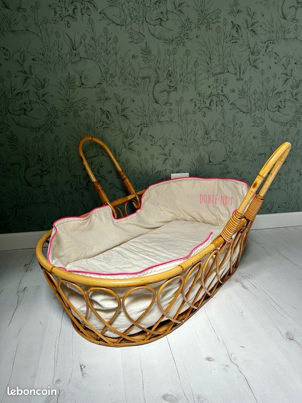 Couffin bébé en rotin vintage (image 1)
