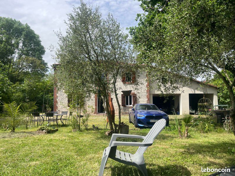 Maison 5 pièces 100 m² · à Aire-sur-l'Adour · 100 m² · 950 €