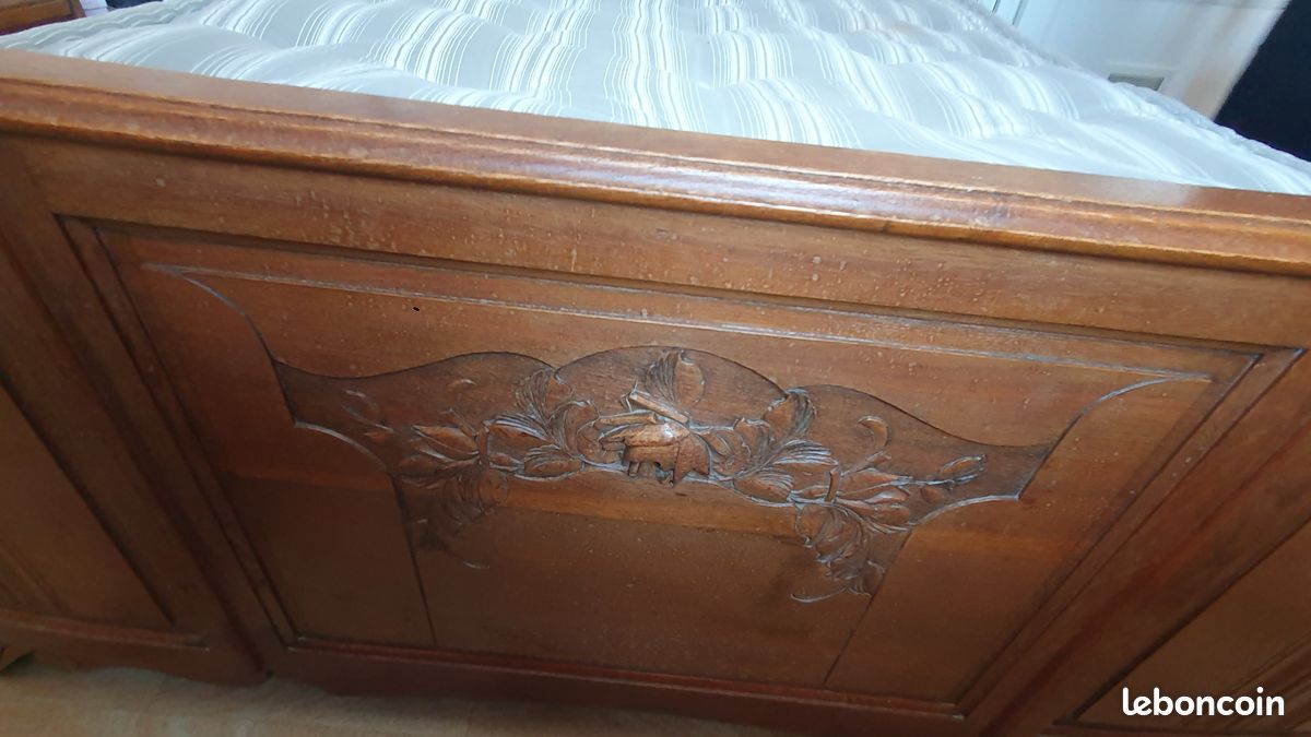 Lit avec matelas (image 1)