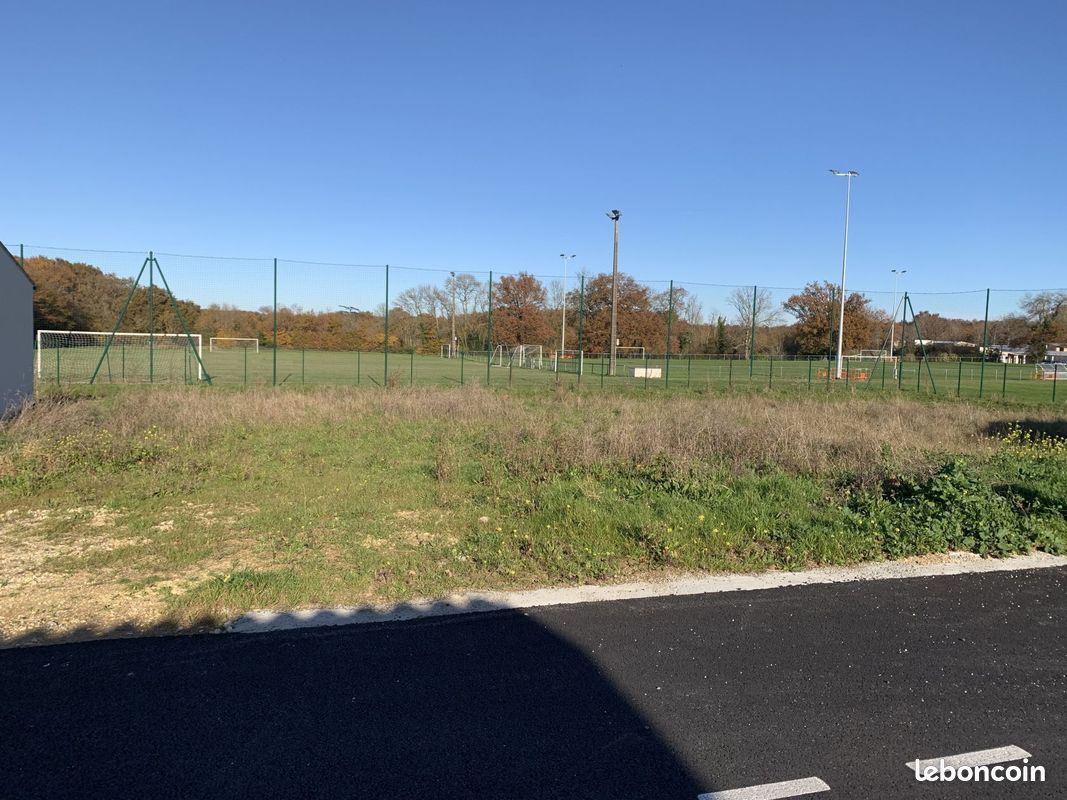 Terrain à bâtir de 402 m2 au prix de 36180 à FONTCOUVERTE (17) · 36 180 €