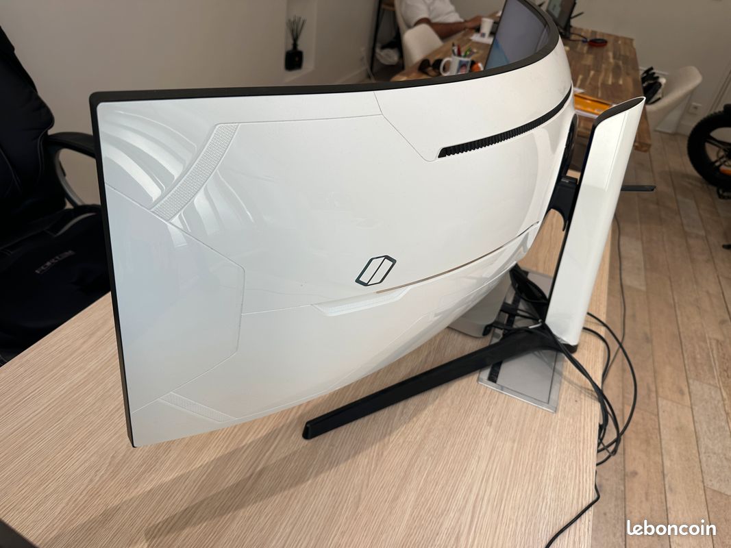 Samsung Odyssey Neo G9 49” – Mini-LED – 240 Hz – G95NA (image 6)