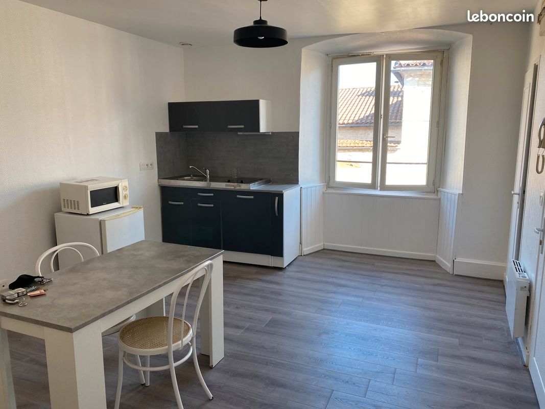 Appartement 1 pièce 22 m² · à Ruffec · 22 m² · 299 €/mois