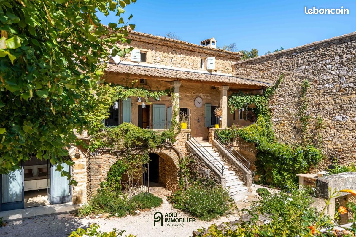 Maison 8 pièces 370 m² · à Uzès · 370 m² · 1 795 000 €