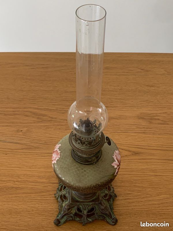 Lampe à Huile Victorienne Vintage En Fonte Plume De Princesse Circa 1890 - Kérosène - Bon état Avec Trou