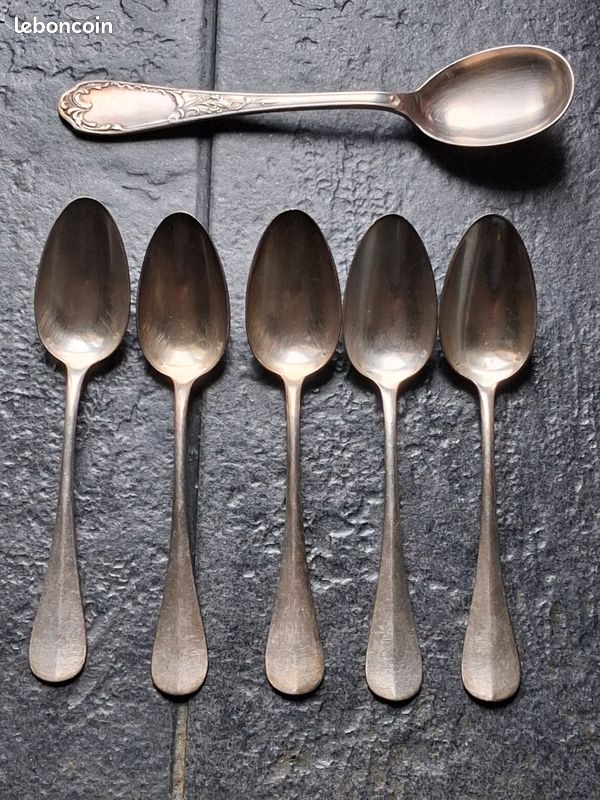 Lot de 6 grandes cuillères anciennes en métal argenté – 21