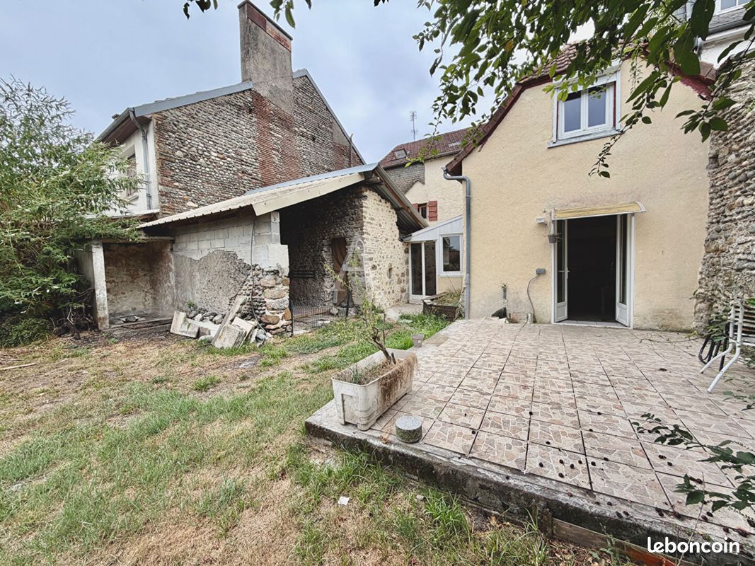 Immeuble 13 pièces 200 m² · à Jurançon · 200 m² · 303 000 €