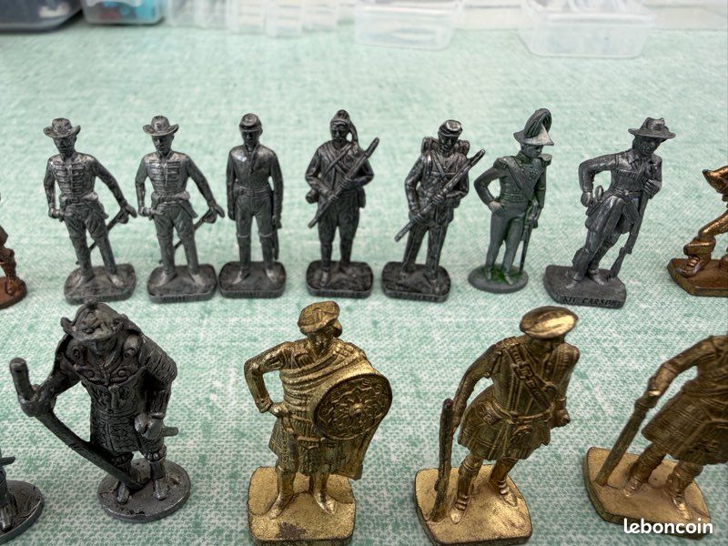 Figurines de soldats en métal Kinder Surprise vintage : guerriers des années 80 à collectionner - France