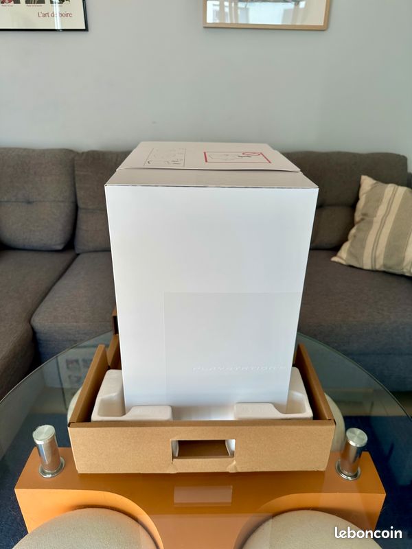 PlayStation 5 Pro Édition 30e Anniversaire - Bundle Collector Limité à 12300 Exemplaires - Sony - Neuf