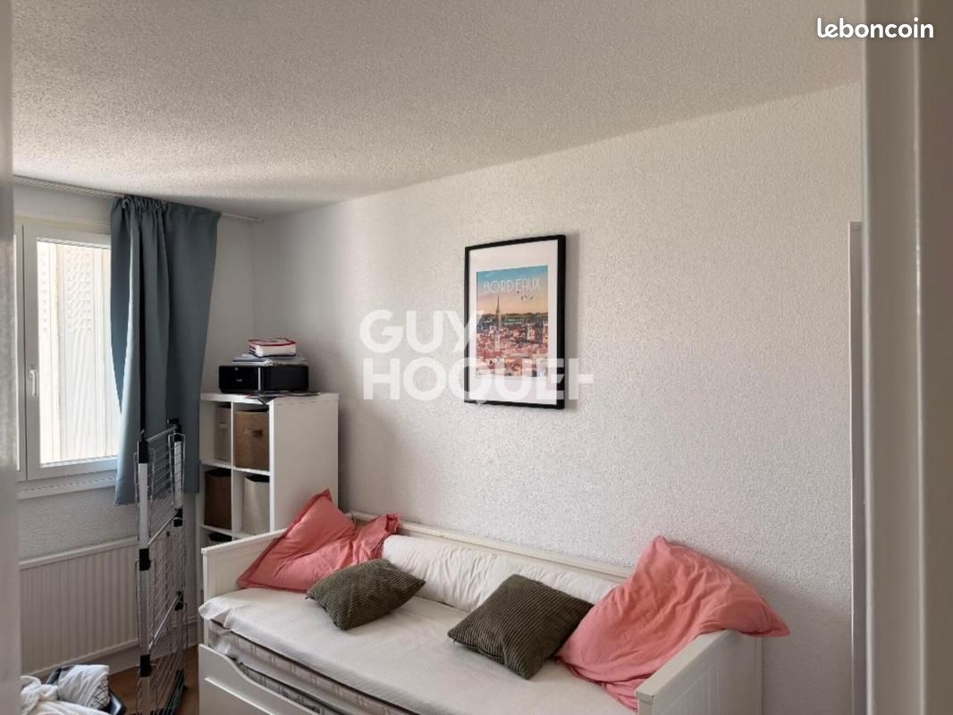 Appartement 3 pièces 53 m² · à Villenave-d'Ornon · 53 m² · 980 €