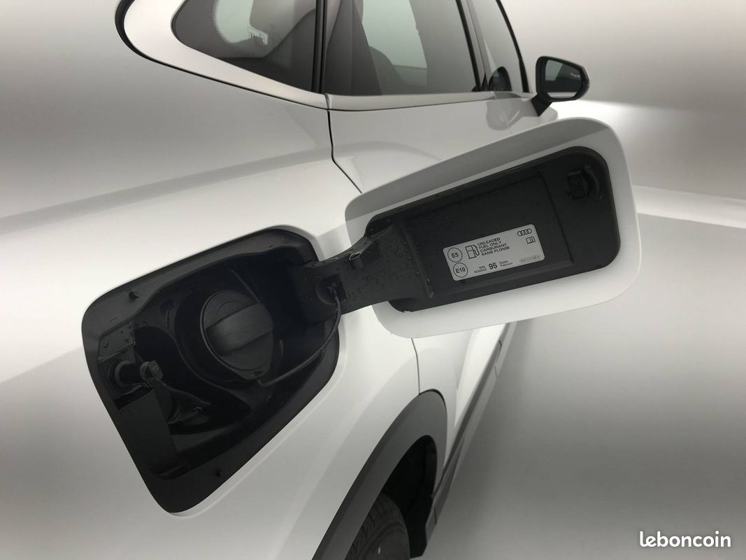AUDI Q3 Sportback 35 TFSI 150 ch S tronic 7 S line (image 10)