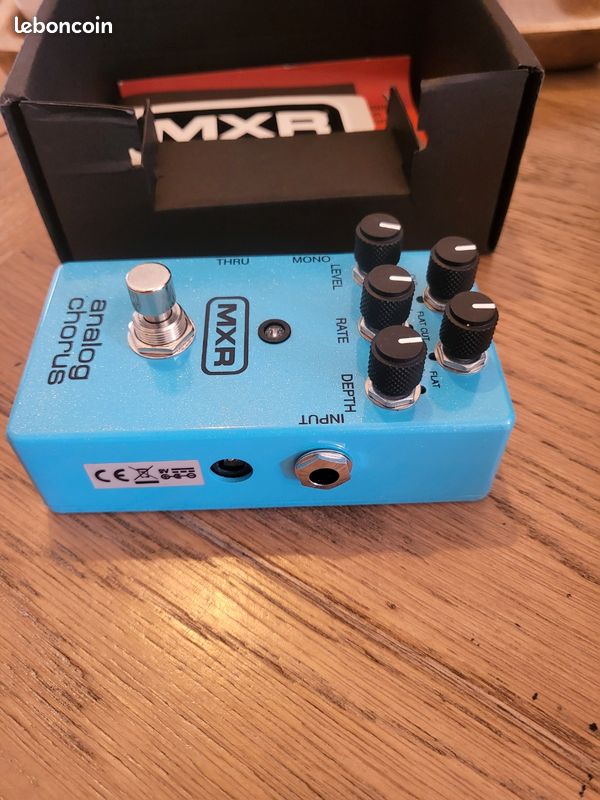 MXR analog chorus (image 11)