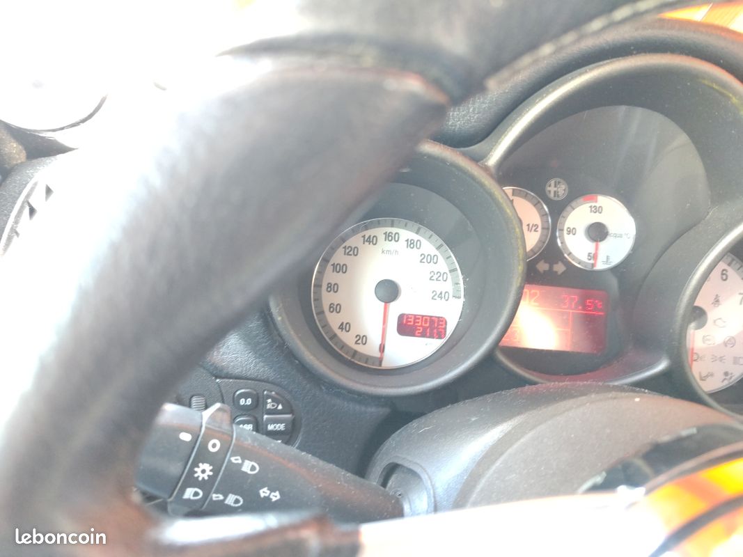 Vends Cause santé Alfa Romeo GT (image 3)