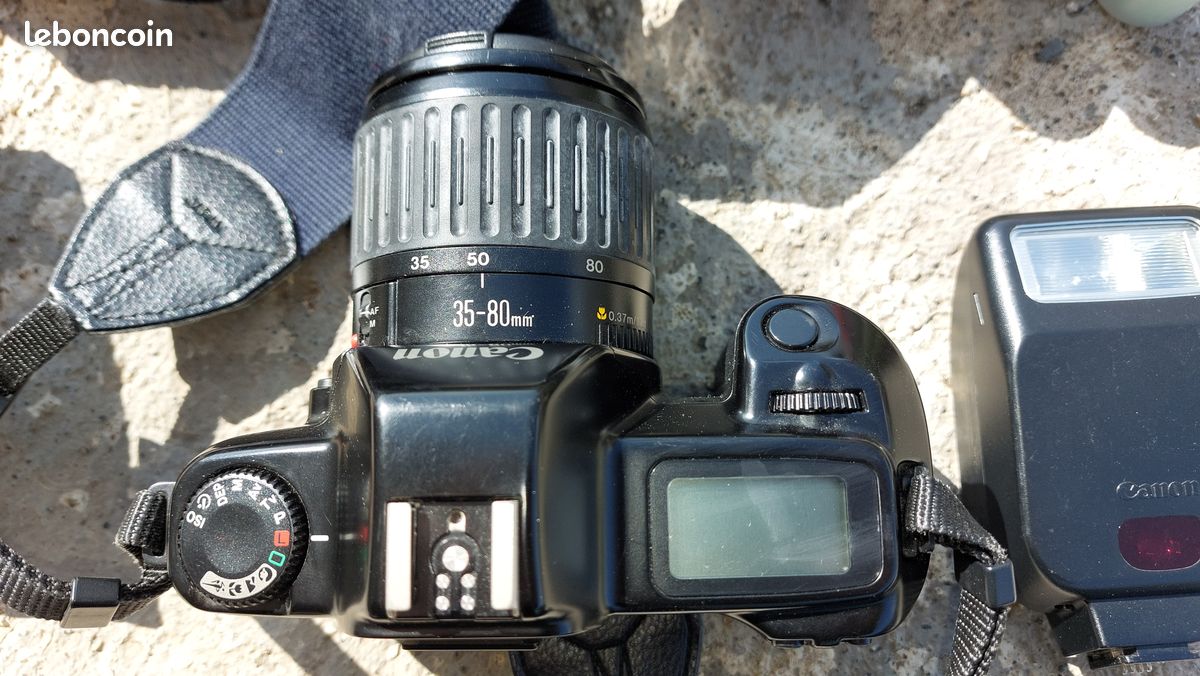 Appareil photo argentique Canon EOS 1000 - Excellent état + accessoires (image 2)