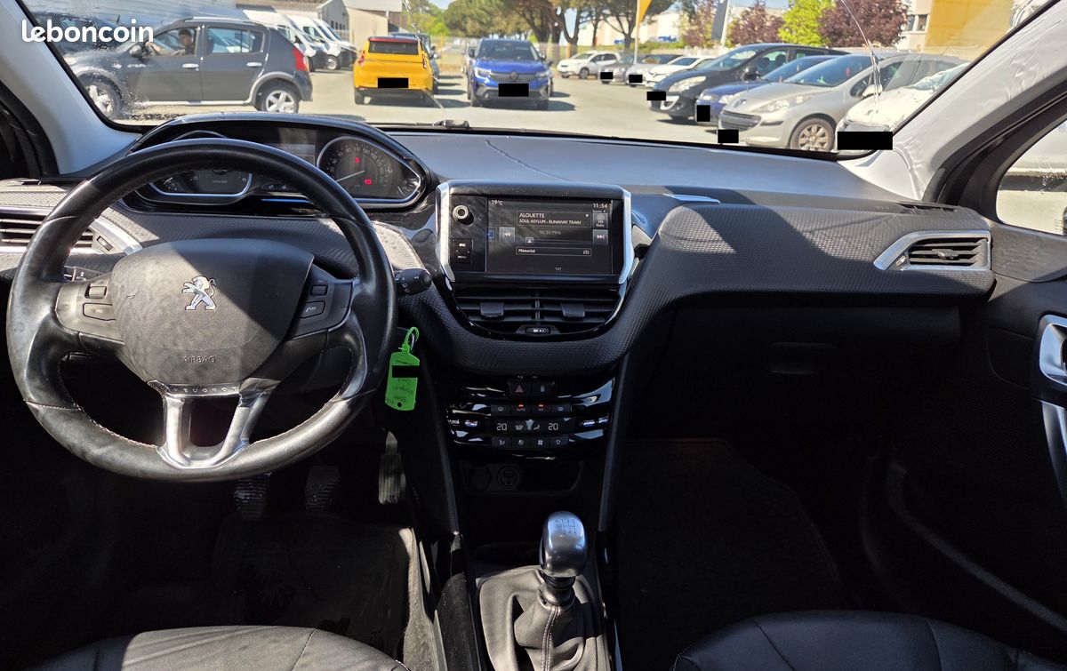 PEUGEOT 2008 1.6 EHDi 115 FAP Allure (image 5)