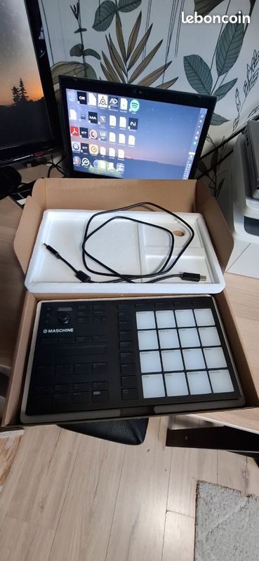 Lot mikro mk3 , clavier midi , boîte à rythme , mixette (image 1)