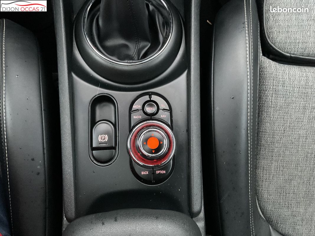 MINI CLUBMAN F54 Cooper D 150 ch Finition Business A (image 30)