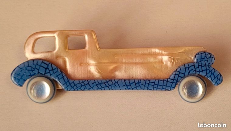 Broche Vintage LEA STEIN – Galalithe, Forme Voiture Limousine – Ancienne, Excellent état