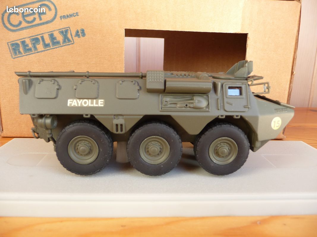 Voiture CEF Replex Réf 270 Échelle 1/43 Voiture CEF Replex Réf 270 Échelle 1/43