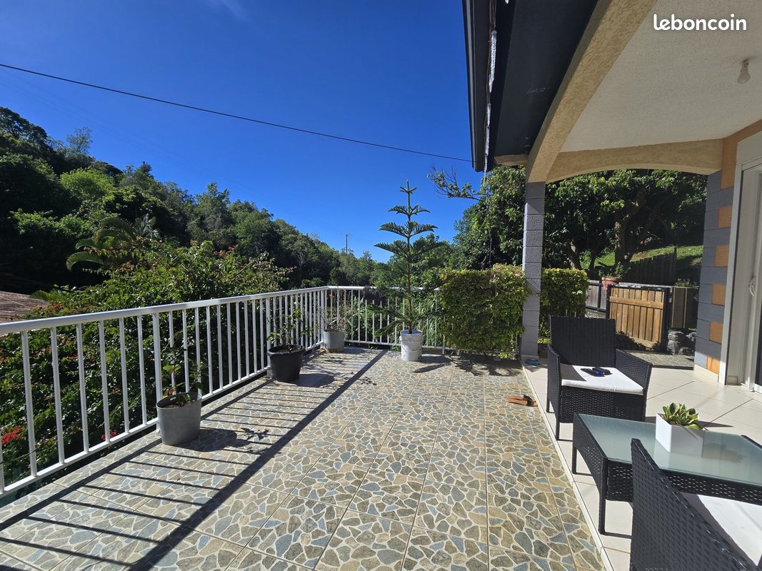 Maison 8 pièces 180 m² · à Entre-Deux · 180 m² · 265 000 €