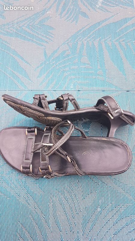 Sandale bleu marine petit talon Chaussures