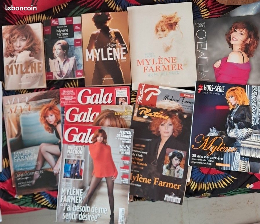 Mylène FARMER. Beau lot de 4 livres et 9 magazines 2003-2019 (image 1)