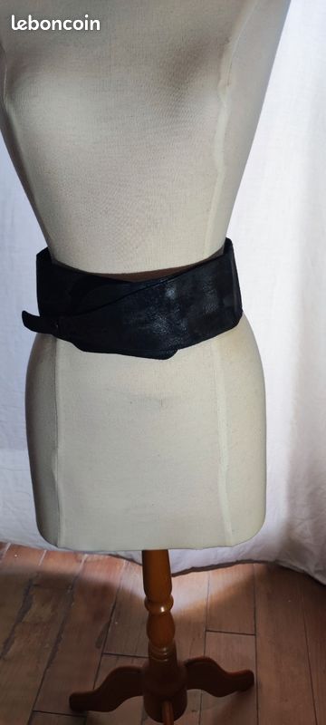 Ceinture large noire brillante (image 1)