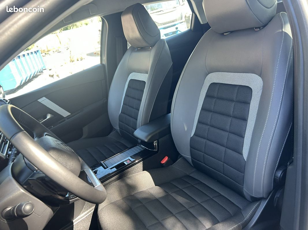 Citroën C4 Berline Max 130 CV EAT8 S&S Boîte auto {24.000 KM - CAMERA - CARPLAY} (image 9)