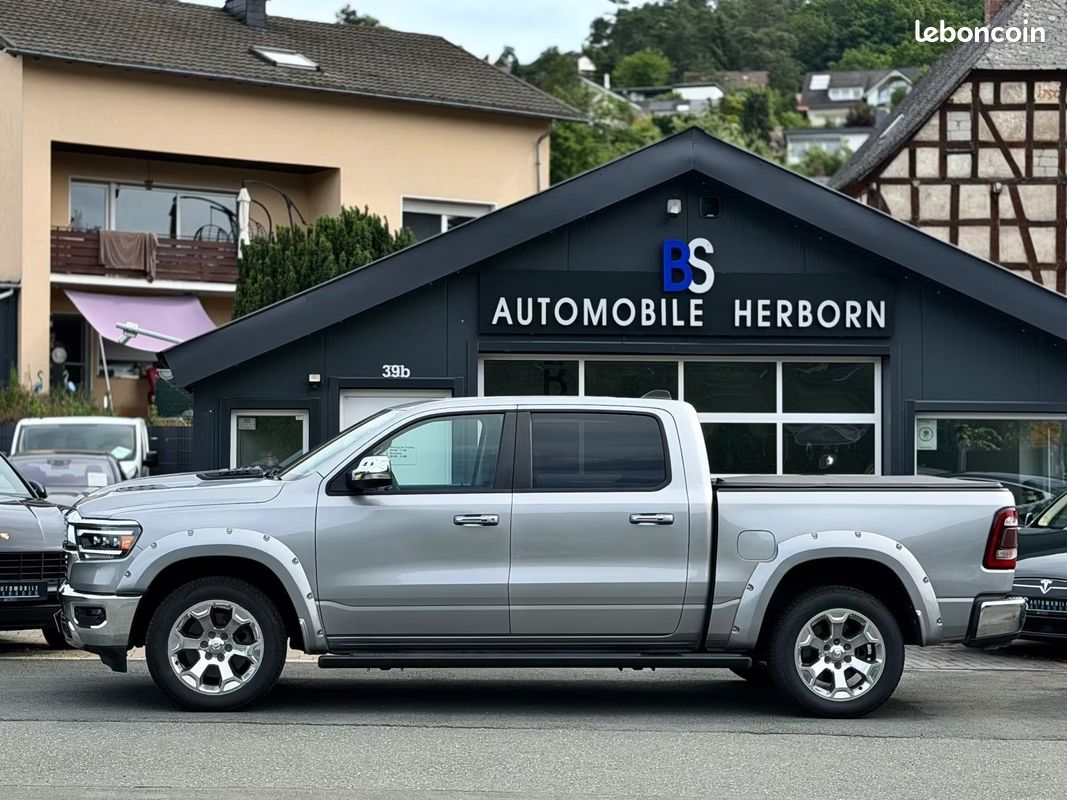 Dodge RAM 1500 Big Horn 5.7 HEMI 401 ch 4x4 – Uconnect – Caméras AV/AR – Attelage (image 4)