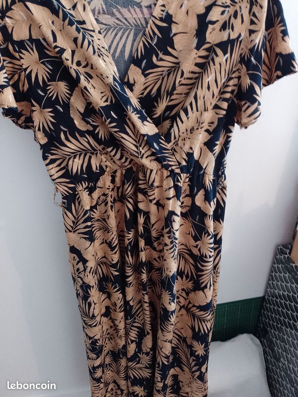 Robe (image 1)
