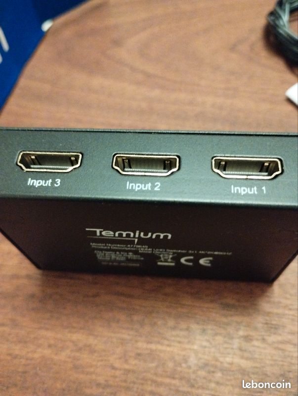 Commutateur/Switcher HDMi 4K/3D Ultra Haute Définition 3 en 1 (image 2)