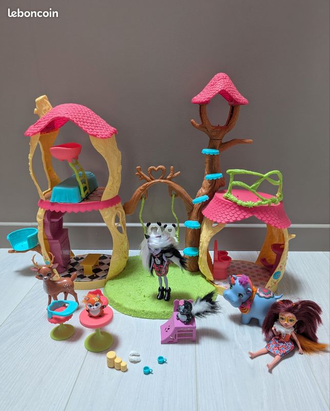 Maison et personnages enchantimals Panda très bon état (image 1)