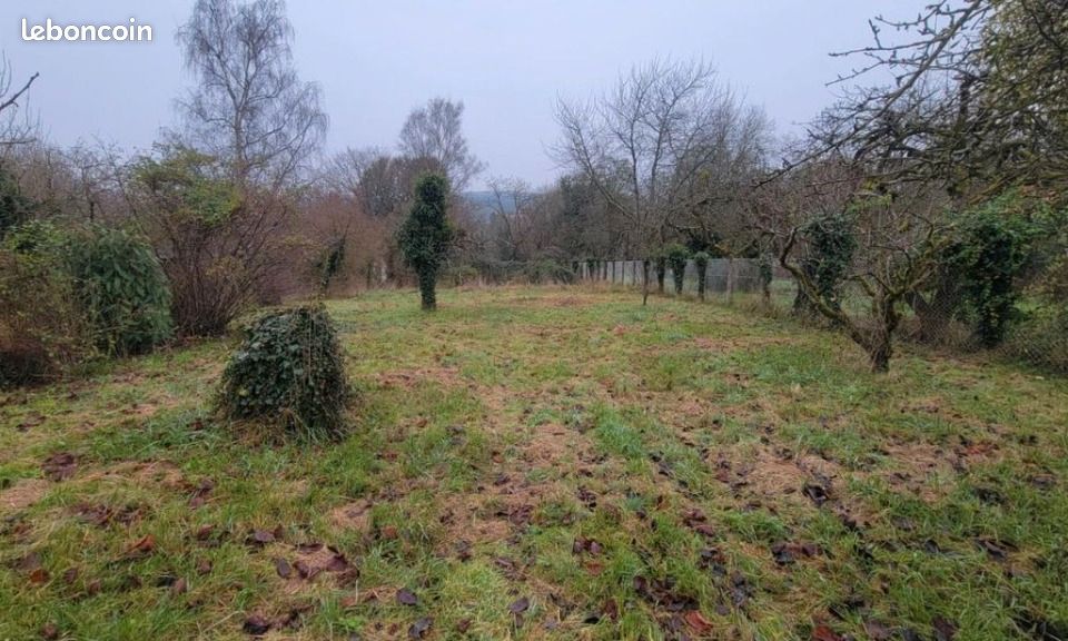 Terrain 1 256 m² Pommeuse · 95 000 €