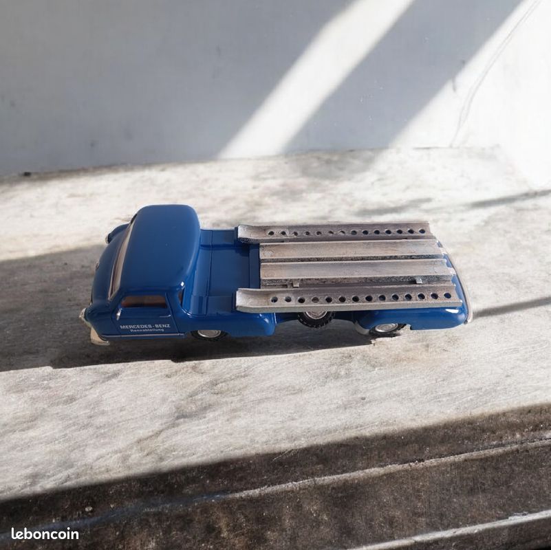 ANCIEN CAMION MERCEDES Benz 800 Plateau Ridelles 1/43 Nzg Ref 445 EUR