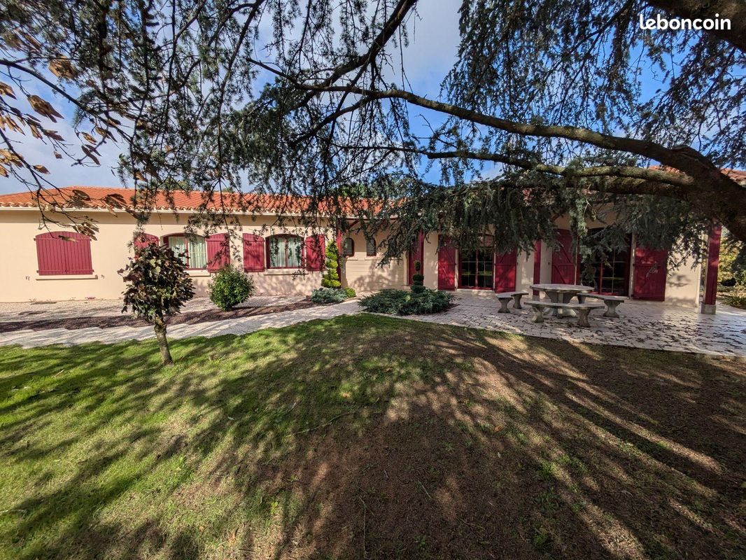 Maison 6 pièces 140 m² · à Beaurepaire · 140 m² · 383 000 €