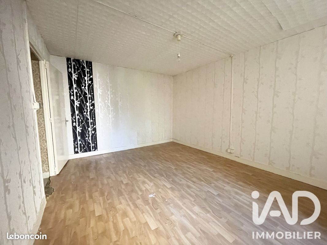 Maison 8 pièces 136 m² · à Auboué · 136 m² · 50 000 €