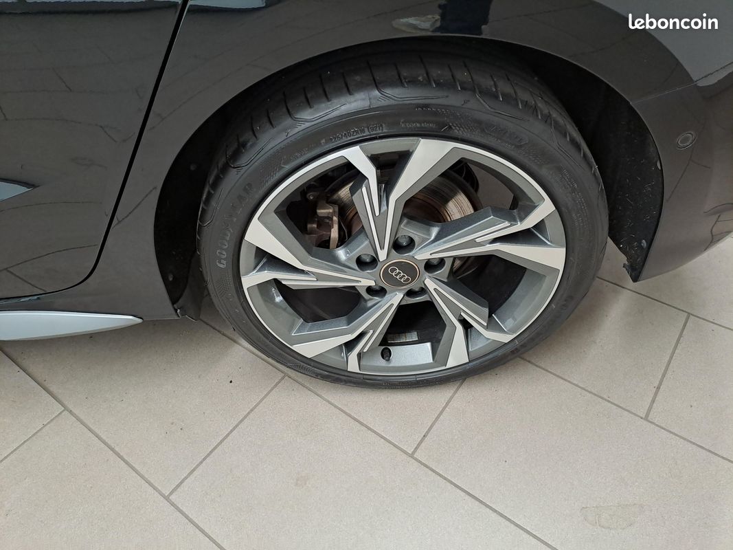 AUDI A3 Sportback 35 TFSI Mild Hybrid 150 S tronic 7 S Line (image 25)