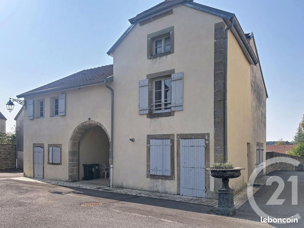 Appartement 3 pièces 69 m² · à Saulx · 69 m² · 550 €